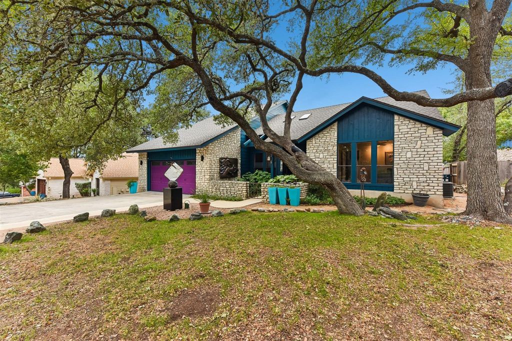 66 Woodcreek DR, Wimberley, TX 78676