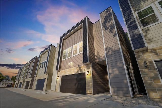 825 Paul Quinn Street B, Houston, TX 77091