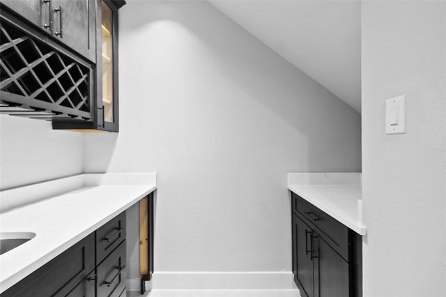 825 Paul Quinn Street B, Houston, TX 77091