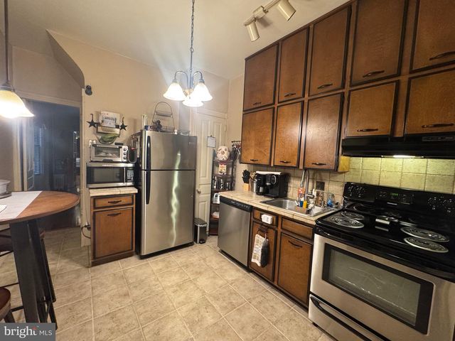 429 GREENWICH ST, Reading, PA 19601