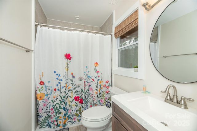 10 La Floresta Lane, Cedar Mountain, NC 28718