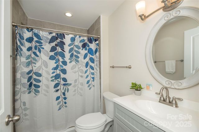 10 La Floresta Lane, Cedar Mountain, NC 28718