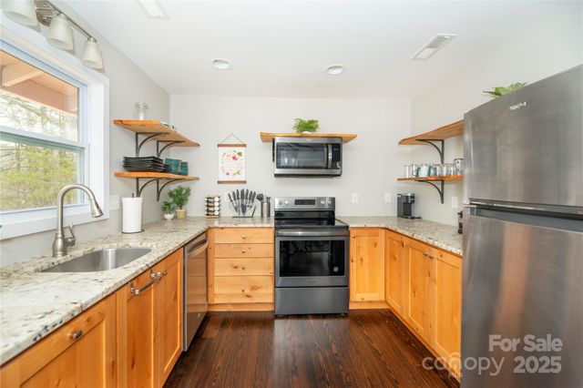 10 La Floresta Lane, Cedar Mountain, NC 28718