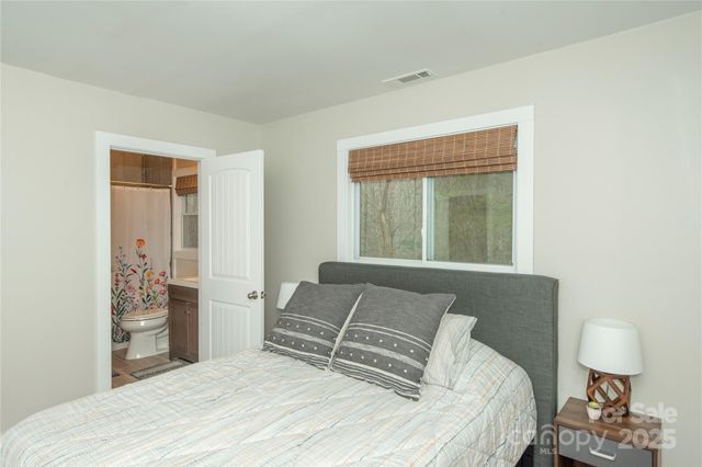 10 La Floresta Lane, Cedar Mountain, NC 28718