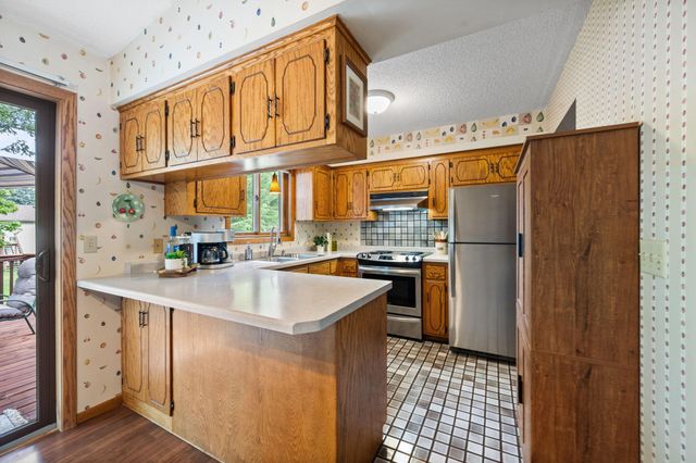 3226 Marlin Avenue, Vadnais Heights, MN 55127