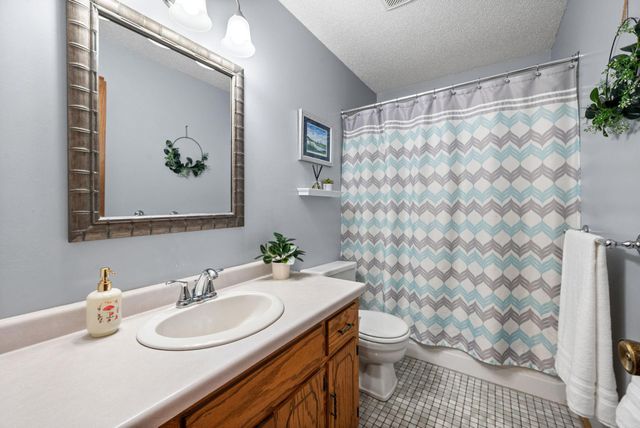 3226 Marlin Avenue, Vadnais Heights, MN 55127