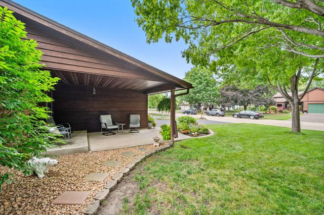 3226 Marlin Avenue, Vadnais Heights, MN 55127