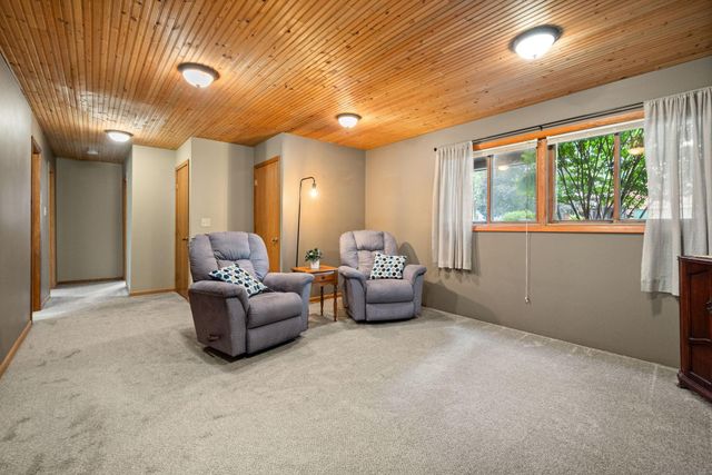 3226 Marlin Avenue, Vadnais Heights, MN 55127