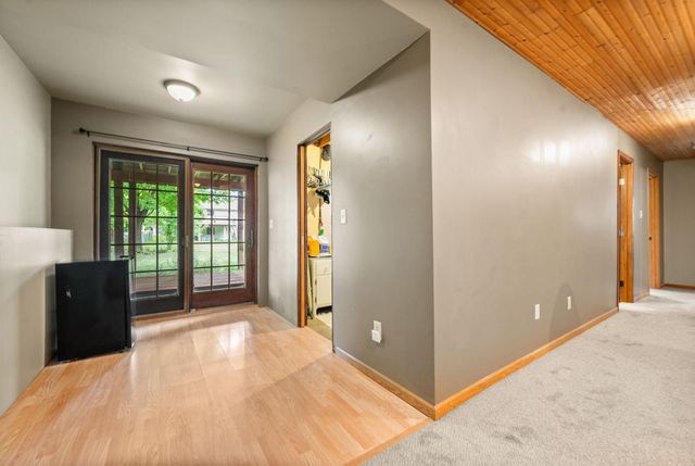3226 Marlin Avenue, Vadnais Heights, MN 55127