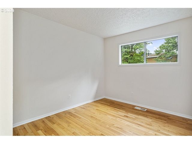 839 Sw BROADWAY Dr 71, Portland, OR 97201