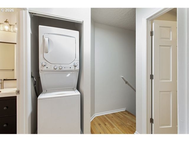 839 Sw BROADWAY Dr 71, Portland, OR 97201