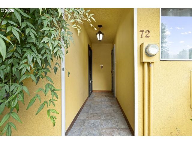 839 Sw BROADWAY Dr 71, Portland, OR 97201