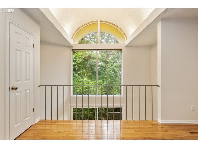 839 Sw BROADWAY Dr 71, Portland, OR 97201