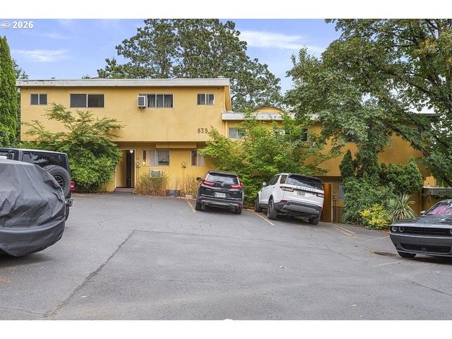 839 Sw BROADWAY Dr 71, Portland, OR 97201
