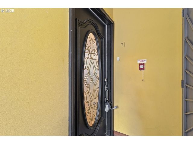 839 Sw BROADWAY Dr 71, Portland, OR 97201