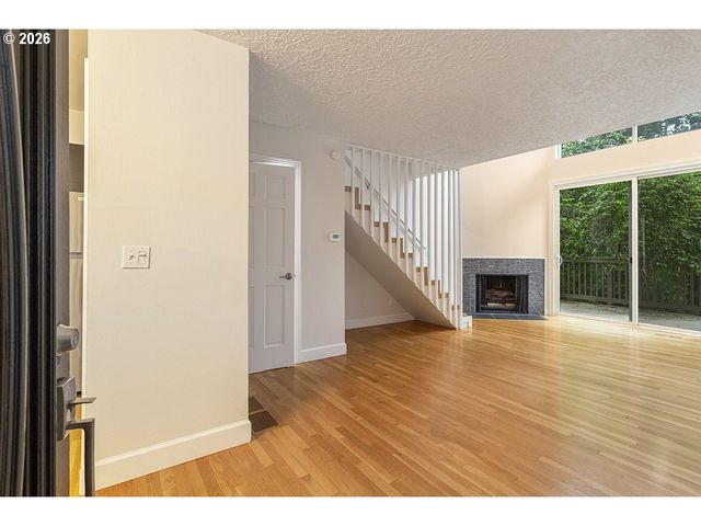 839 Sw BROADWAY Dr 71, Portland, OR 97201
