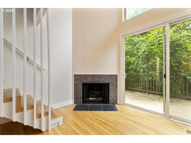 839 Sw BROADWAY Dr 71, Portland, OR 97201