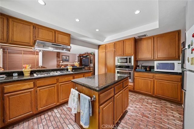 28105 Eagle Peak, Canyon Country, CA 91387