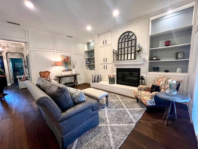 17216 Ikel Drive, Dallas, TX 75248