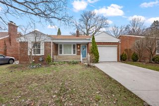 20437 Damman Street, Harper Woods, MI 48225