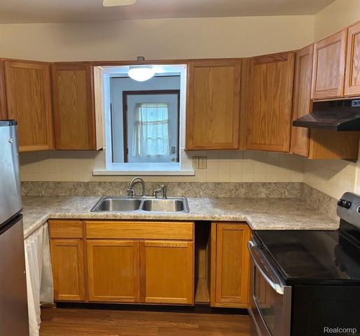 1150 Jay Street, Waterford, MI 48327