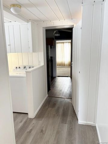 1150 Jay Street, Waterford, MI 48327