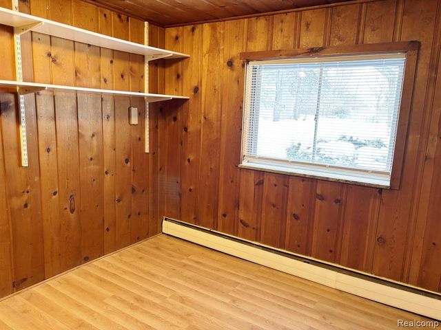 1150 Jay Street, Waterford, MI 48327