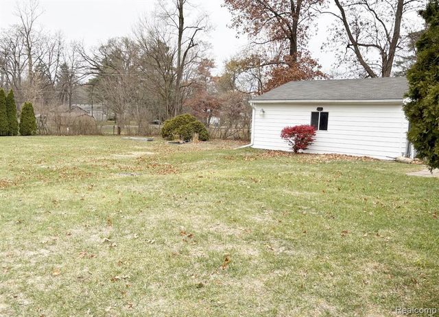 1150 Jay Street, Waterford, MI 48327