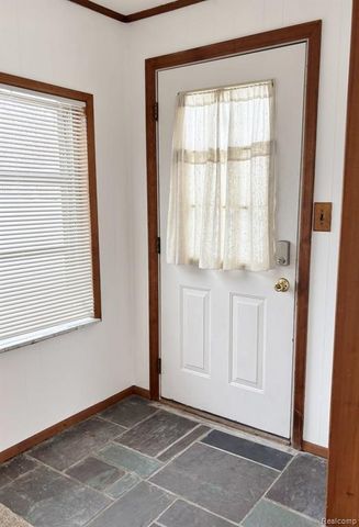 1150 Jay Street, Waterford, MI 48327