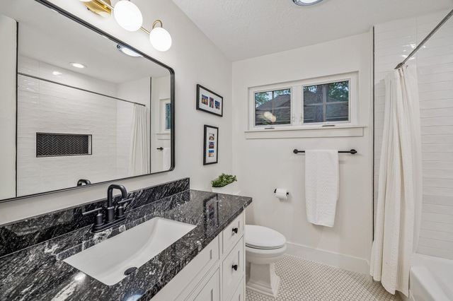 10 Starviolet Street, The Woodlands, TX 77380