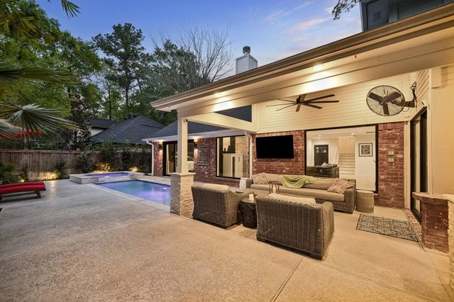 10 Starviolet Street, The Woodlands, TX 77380