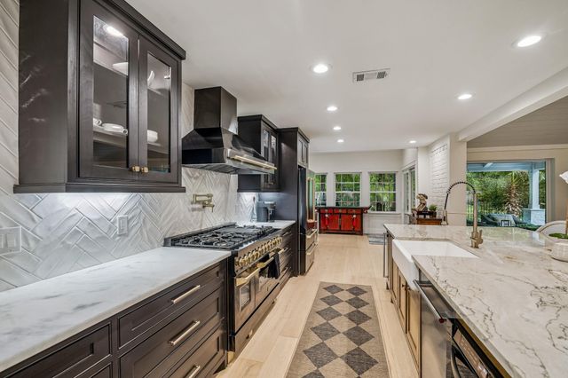 10 Starviolet Street, The Woodlands, TX 77380