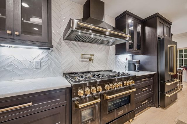 10 Starviolet Street, The Woodlands, TX 77380