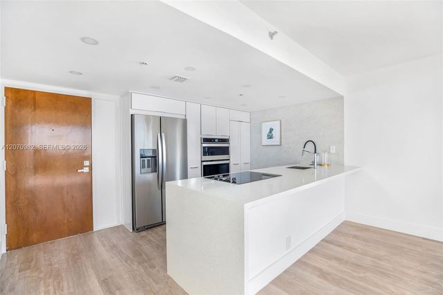 7601 E Treasure Drive 2203, North Bay Village, FL 33141