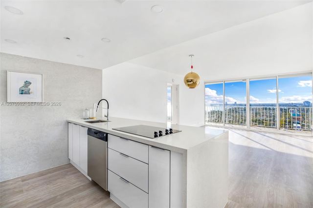 7601 E Treasure Drive 2203, North Bay Village, FL 33141