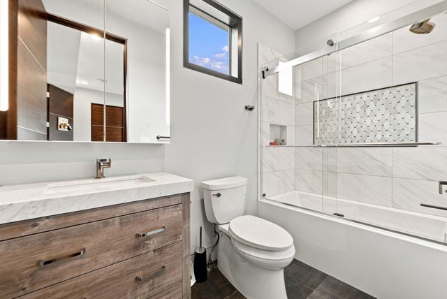 61 Walnut St, Saugus, MA 01906