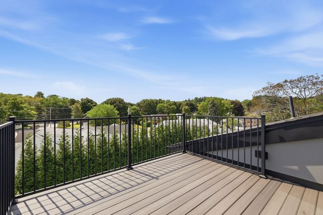 61 Walnut St, Saugus, MA 01906