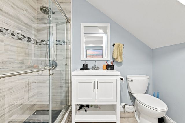 61 Walnut St, Saugus, MA 01906