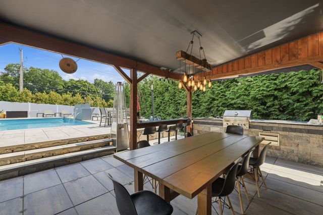 61 Walnut St, Saugus, MA 01906