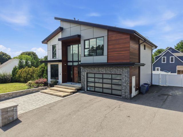 61 Walnut St, Saugus, MA 01906