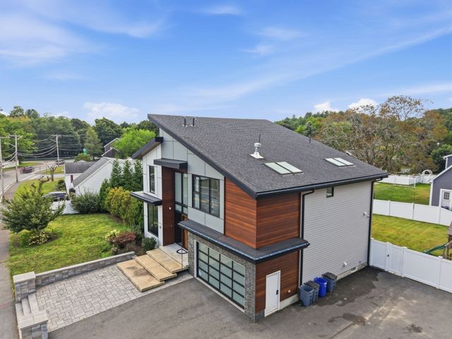 61 Walnut St, Saugus, MA 01906