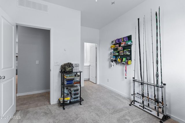 33818 N BEEBLOSSOM Trail, San Tan Valley, AZ 85144