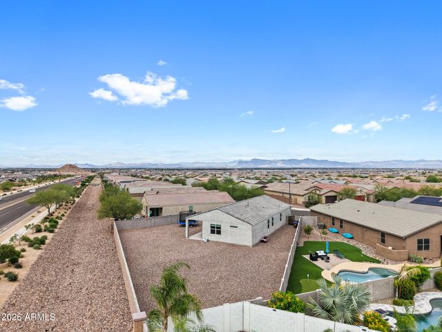 33818 N BEEBLOSSOM Trail, San Tan Valley, AZ 85144