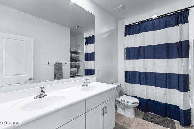 33818 N BEEBLOSSOM Trail, San Tan Valley, AZ 85144