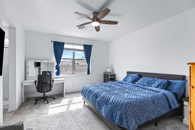 33818 N BEEBLOSSOM Trail, San Tan Valley, AZ 85144