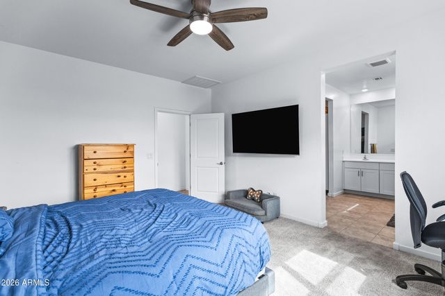 33818 N BEEBLOSSOM Trail, San Tan Valley, AZ 85144