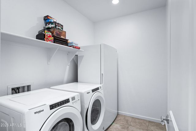 33818 N BEEBLOSSOM Trail, San Tan Valley, AZ 85144