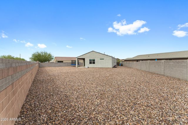 33818 N BEEBLOSSOM Trail, San Tan Valley, AZ 85144