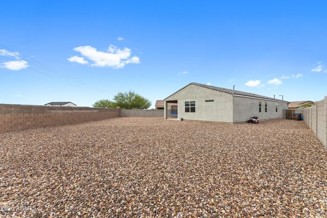 33818 N BEEBLOSSOM Trail, San Tan Valley, AZ 85144