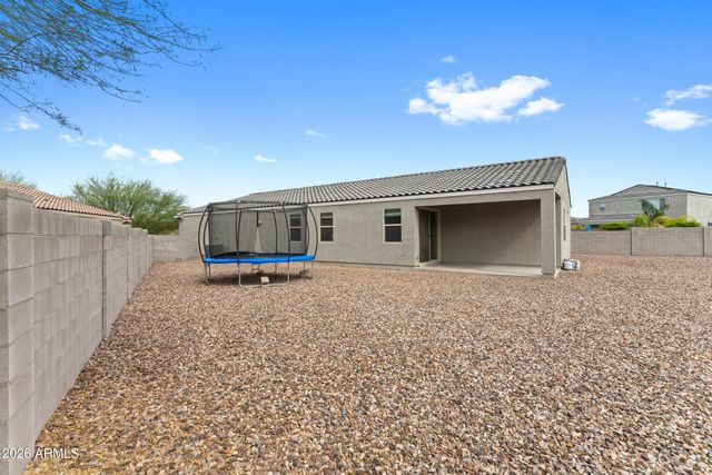 33818 N BEEBLOSSOM Trail, San Tan Valley, AZ 85144